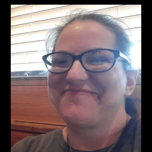 LeeEllen Belcher (Caw)