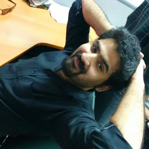 Kinaan Khan Sherwani