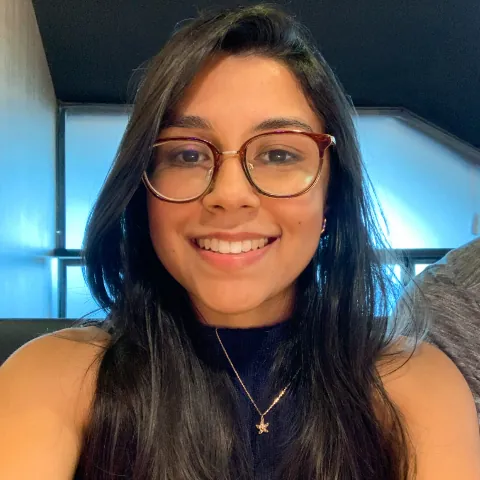 Ádria Caroline Souza