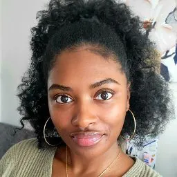 Sierra Armstrong (Siesie15)