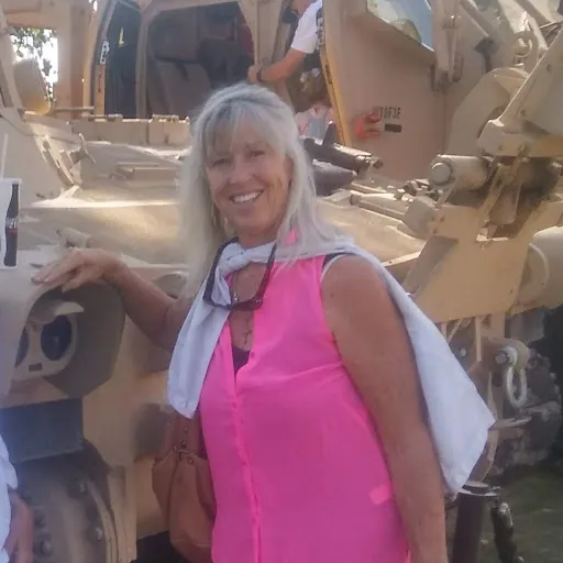 Karin Larsen (Ms. Karin)