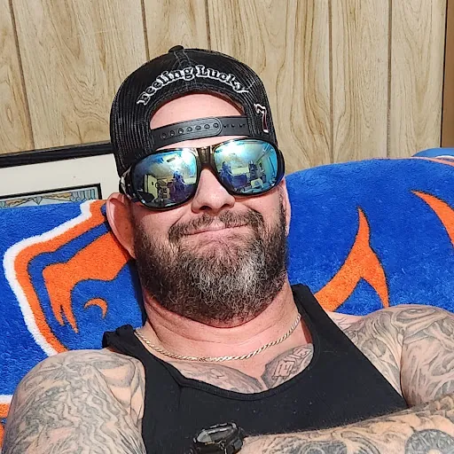 Robert “Due-Hwutt” Vega