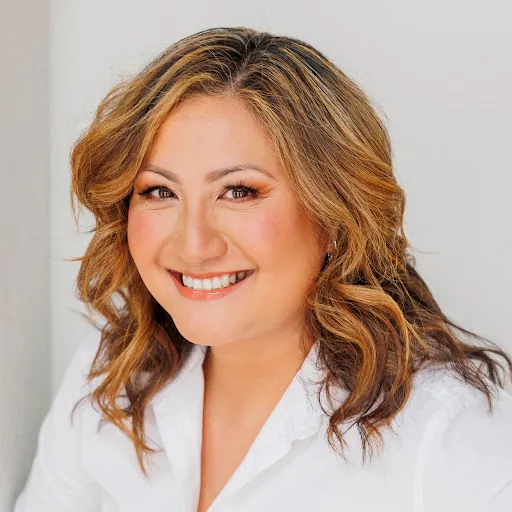 Helen “Helen” D'Silva